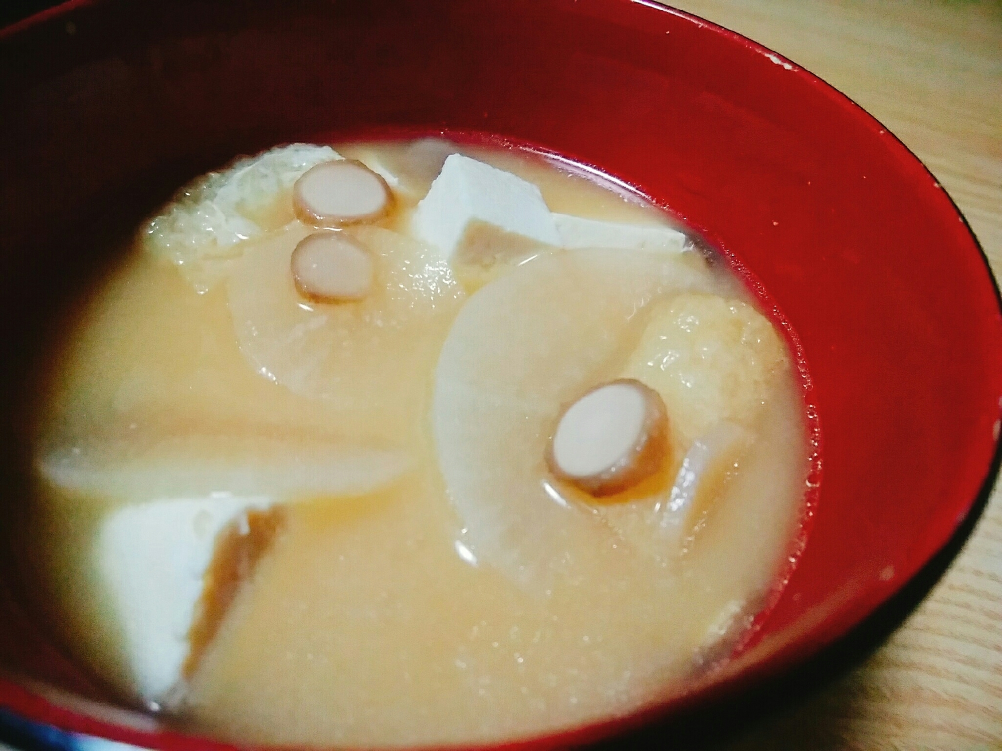 大根と豆腐と油揚げと椎茸の軸の味噌汁