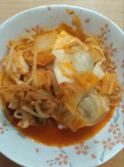ピリ辛旨い！ゴマみそキムチ鍋