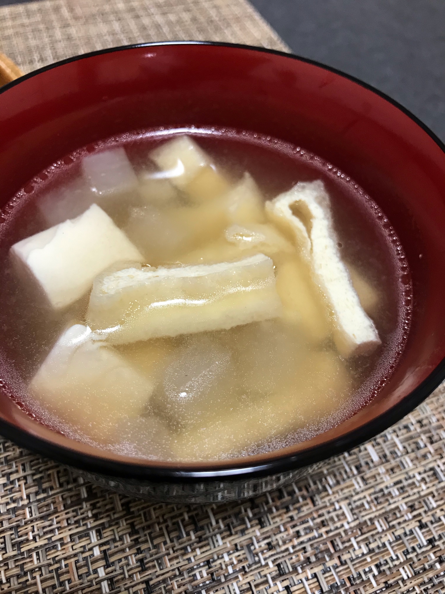 大根と豆腐と油揚げのお味噌汁