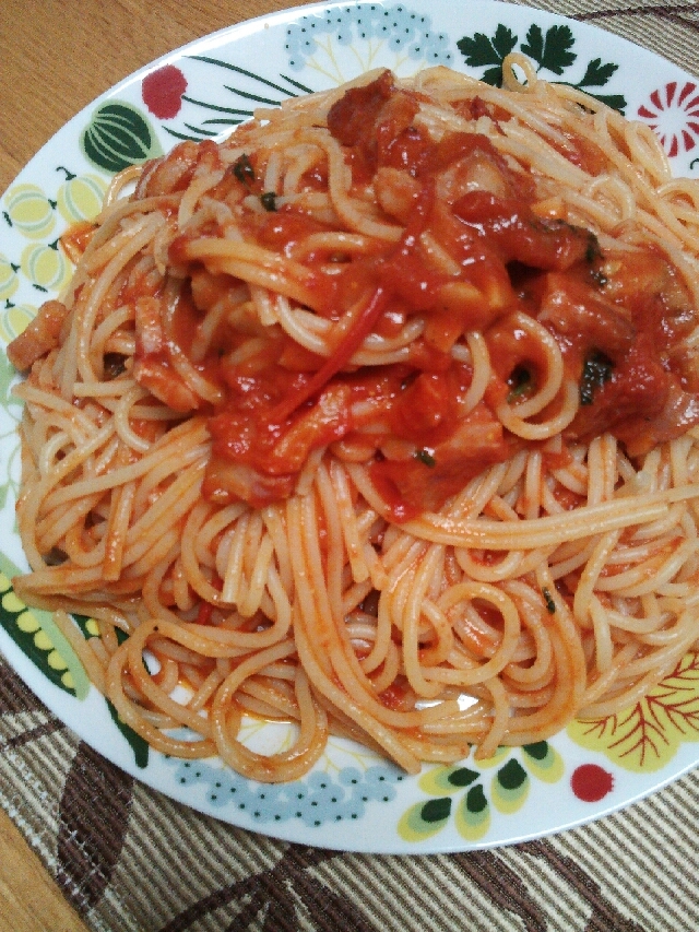 にんにくとベーコンとしいたけのトマトスパゲティー