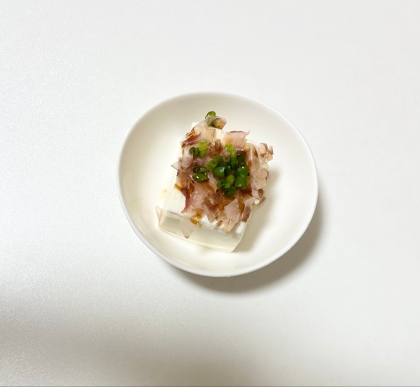 七味唐辛子で☆小ねぎとおかかの冷奴