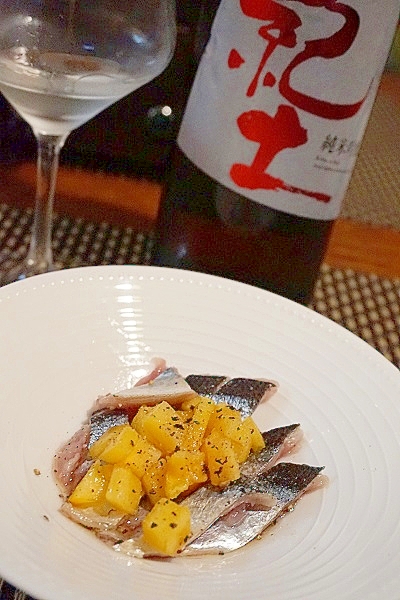 うちバル、秋刀魚と柿のカルパッチョ