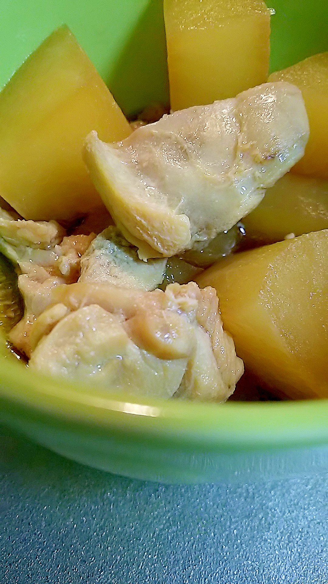 無水鍋で♪鶏と大根の煮物