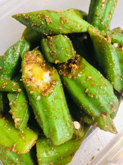 お弁当に☆  レンジで簡単 オクラの胡麻和え♪