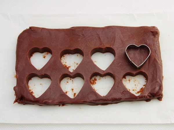 初めてでも失敗知らず 簡単ハート型の生チョコはバレンタインにぴったり デイリシャス 楽天レシピ