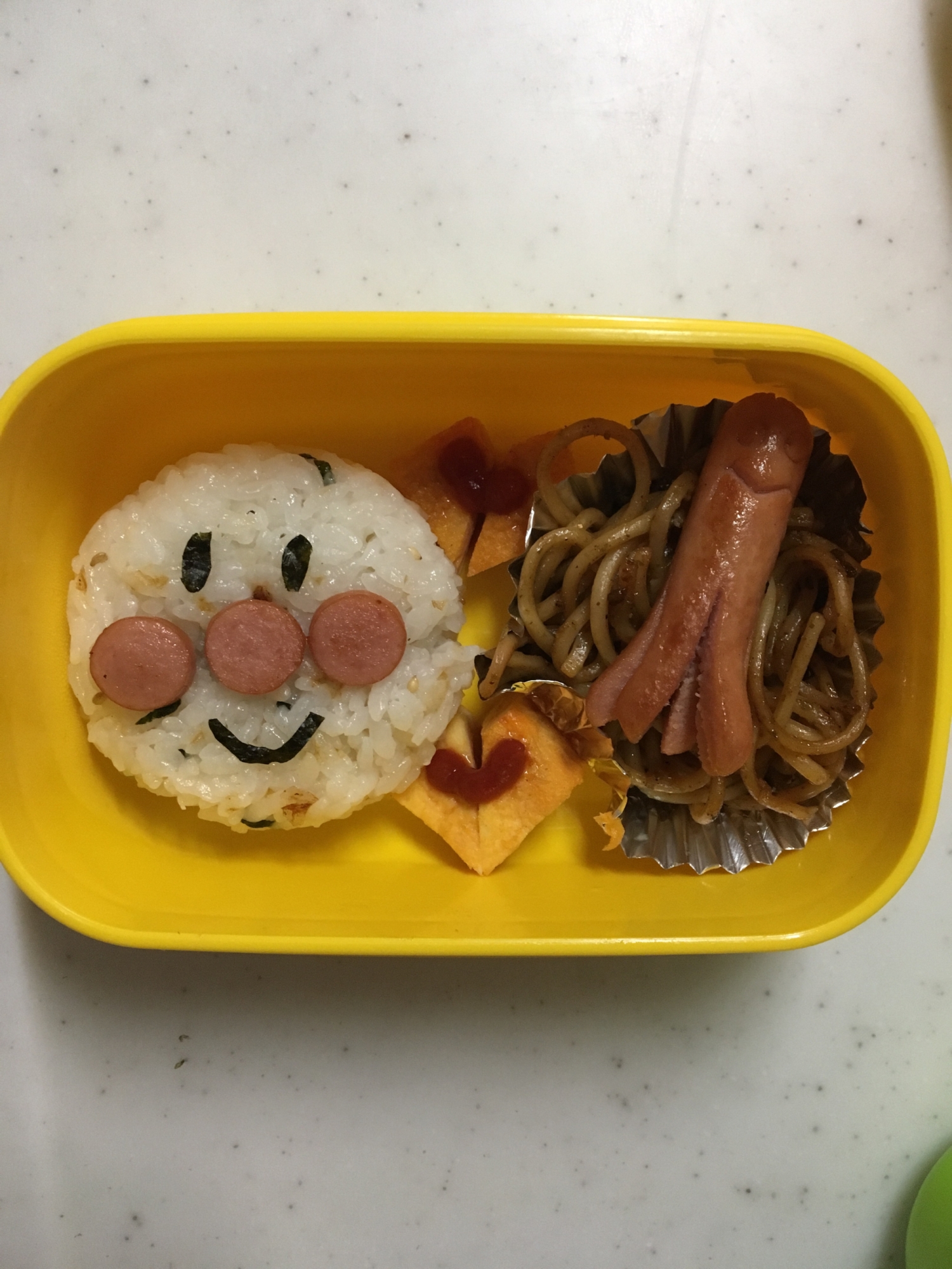 幼児用 アンパンマンと焼きそばのお弁当 O O レシピ 作り方 By Xmickyx 楽天レシピ