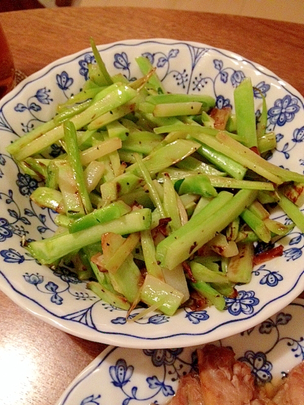 シンプル！ブロッコリーの芯炒め