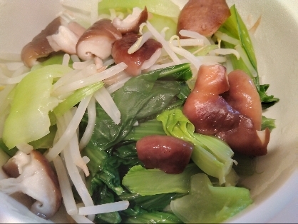 青梗菜と舞茸の塩昆布和え