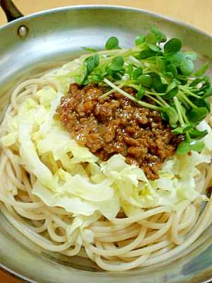 「味噌ダレ」で、ジャージャー麺風肉味噌パスタ☆
