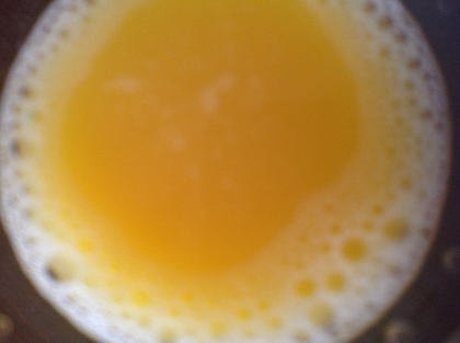 さっぱりおいしいレモン風味のオレンジジュース