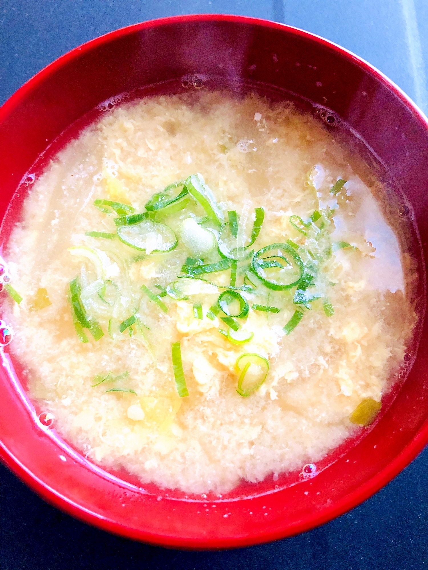 白菜と油揚げの味噌汁卵とじ