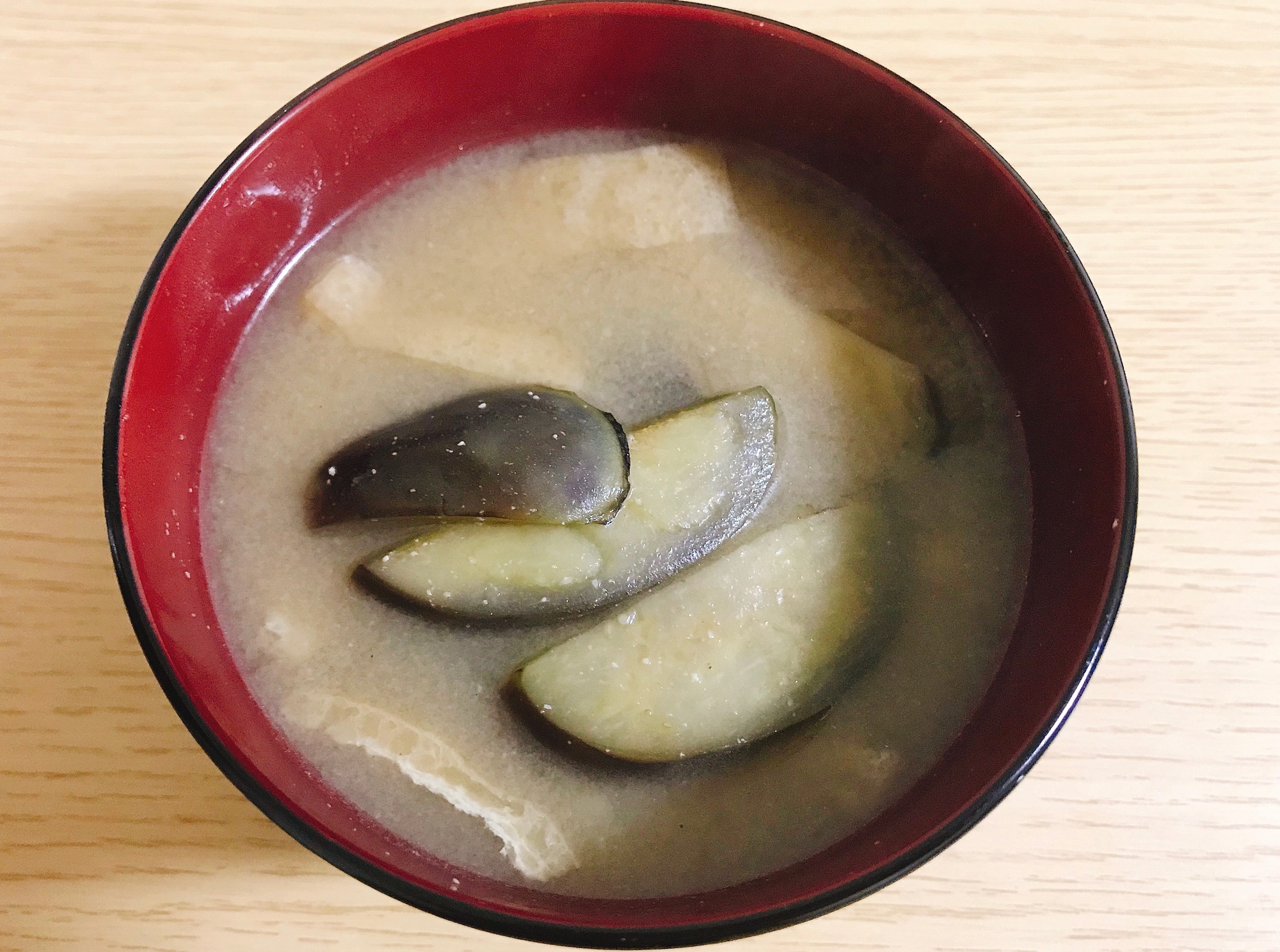 ごま油ふわっと香るナスのお味噌汁♡