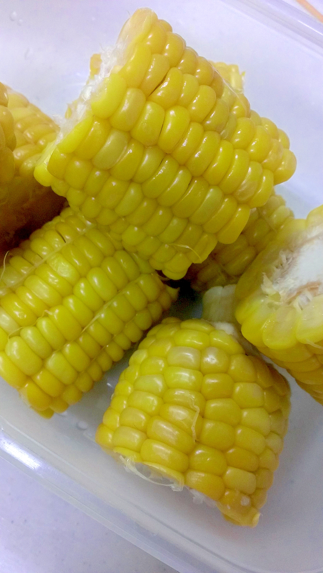 とうもろこしは皮付きのままレンジでチン!!