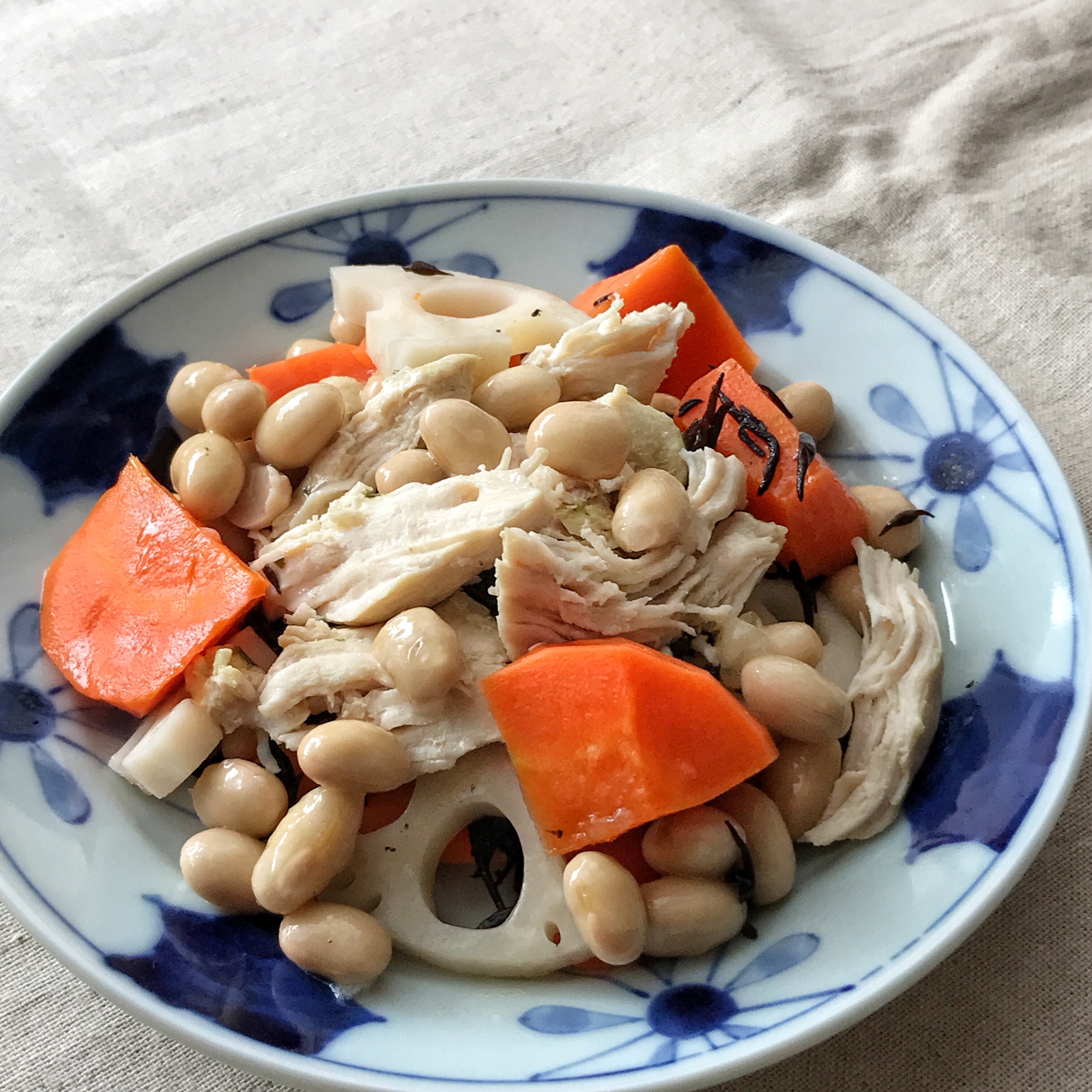 鶏肉と根菜のサラダ