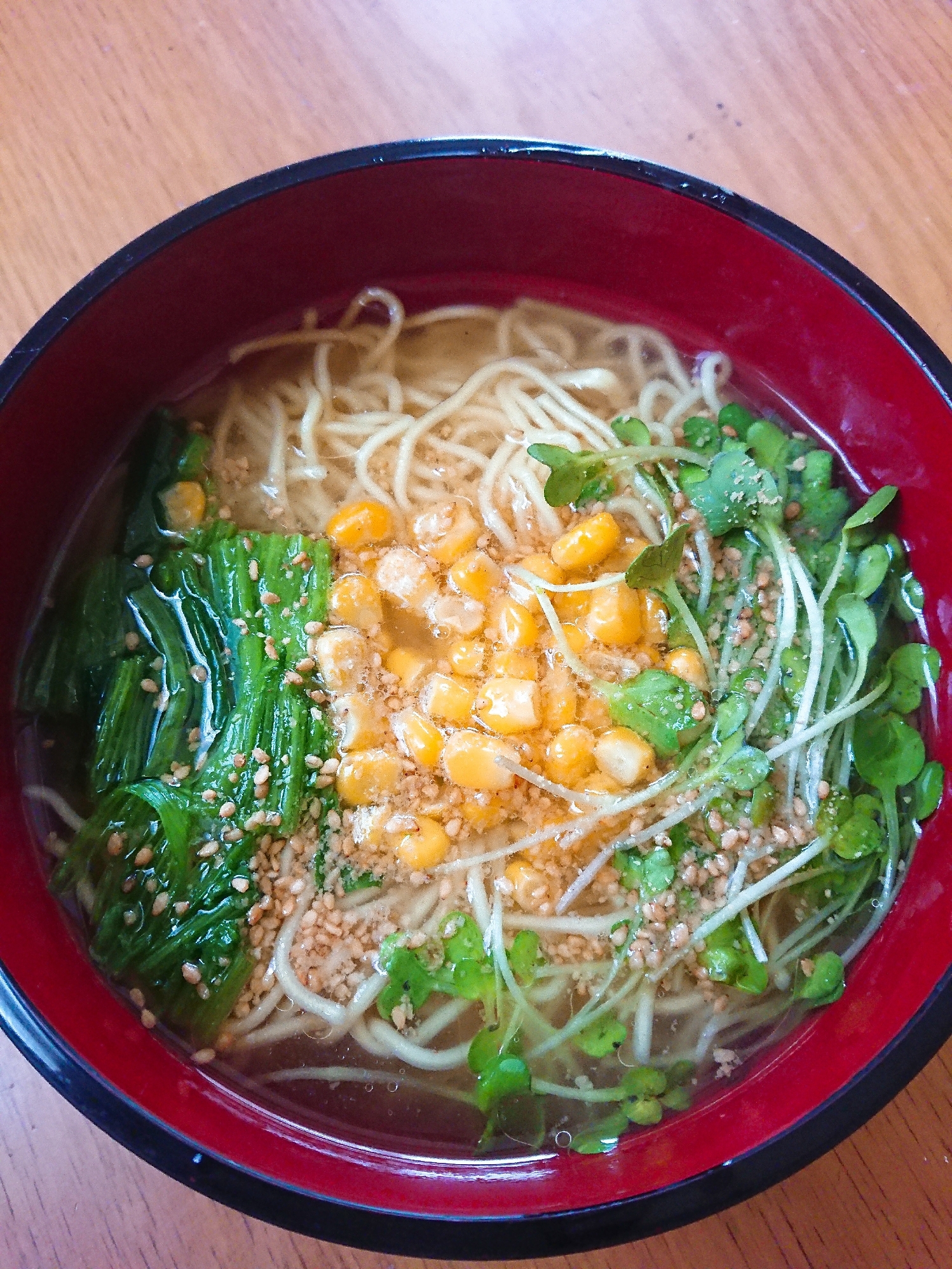 ほうれん草 コーン 貝割れのラーメン レシピ 作り方 By じゃが塩 楽天レシピ