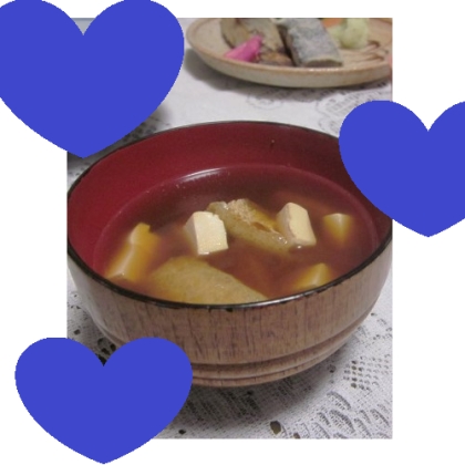 なめこと豆腐と油揚げの味噌汁