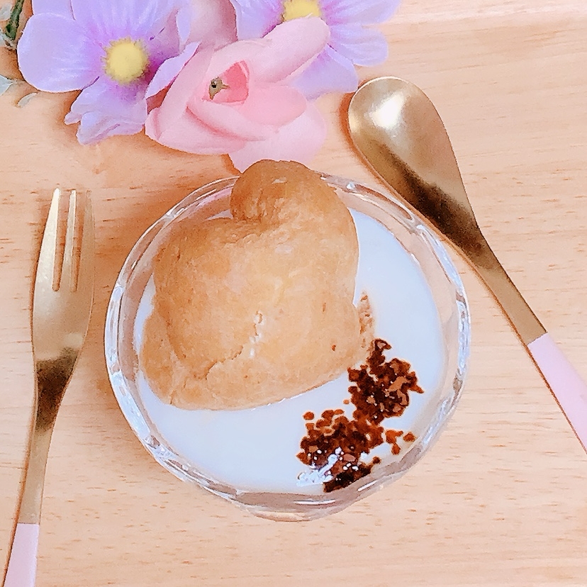 お菓子と飲み物ヨーグルト（シュークリームコーヒー）