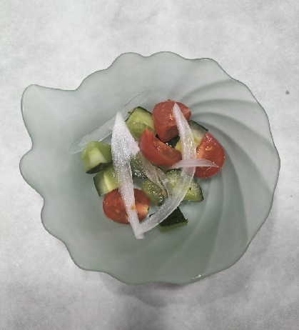 トマトきゅうり玉ねぎ♪ハーブマリネ