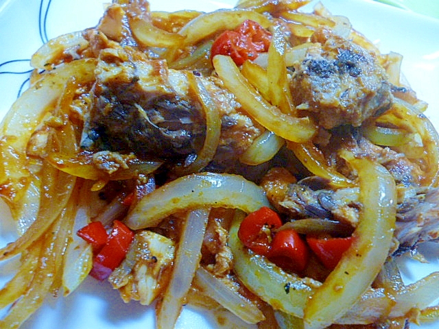 サバ水煮缶と玉ねぎのケチャップ炒め