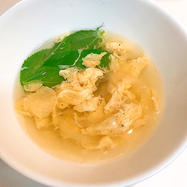 玉ねぎとモロヘイヤの☆簡単美味しいコンソメ卵スープ
