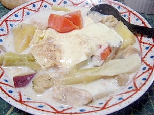 タップリ野菜の優しい味☆鶏肉と野菜のミルクチーズ煮