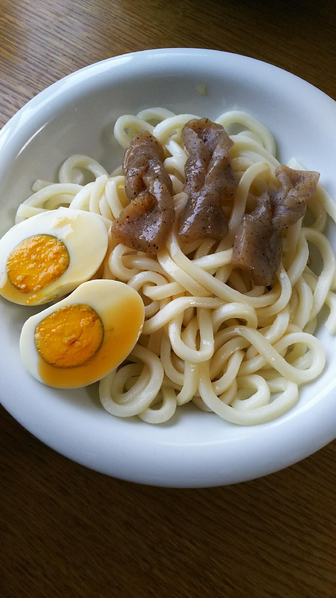 ゆで卵とこんにゃくのうどん