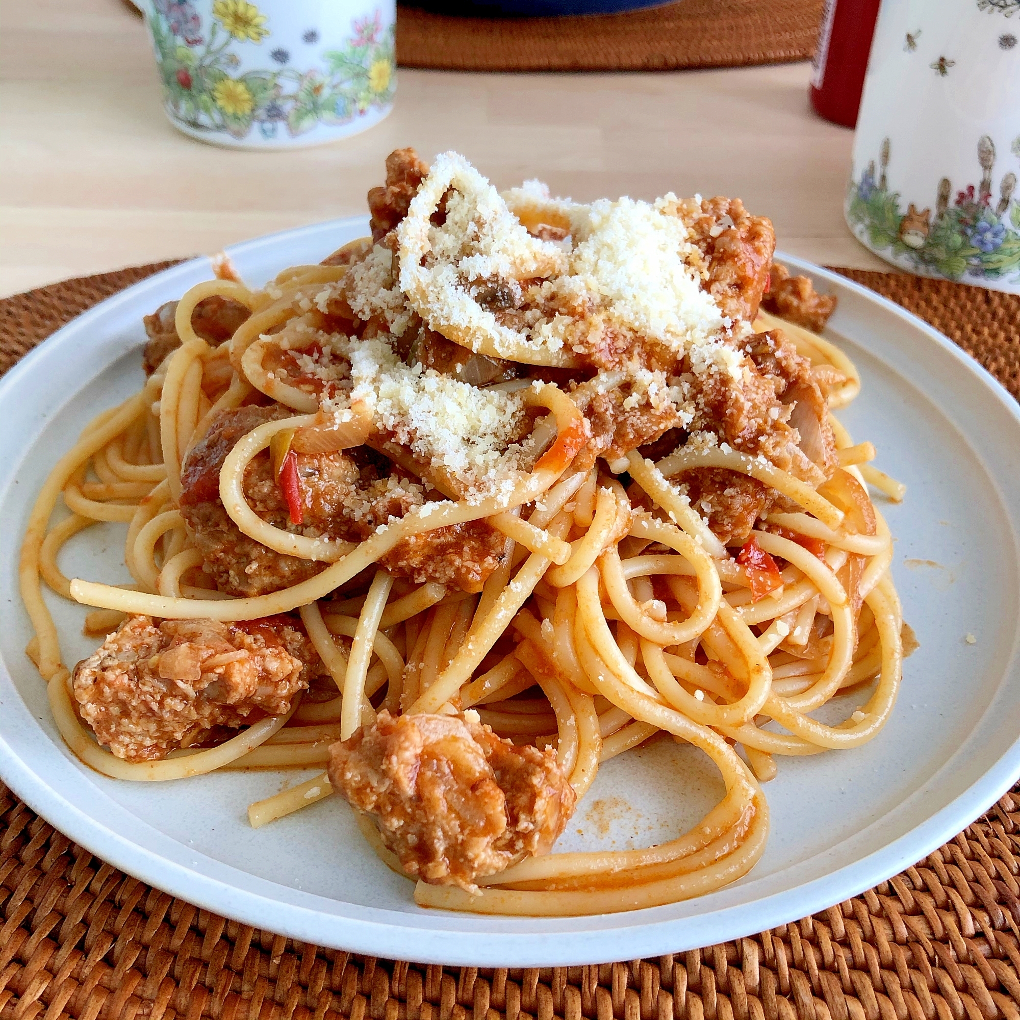 煮込みハンバーグをリメイク!お肉ゴロゴロミートスパ