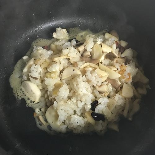 えりんぎときくらげの炊き込みご飯