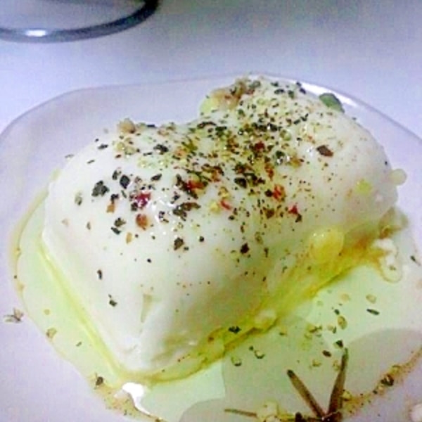 オリーブオイルとバジルソルトでいただく冷や奴 レシピ 作り方 By Maiko Kuma 楽天レシピ オリーブオイルとバジルソルトでいただく冷や奴 レシピ 作り方 By Maiko Kuma 楽天レシピ