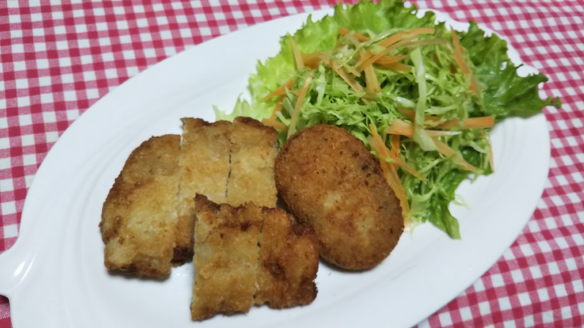 ロースカツとコロッケのランチ風盛り合わせ☆