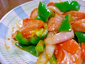 野菜と魚肉ソーセージのケチャップ炒め