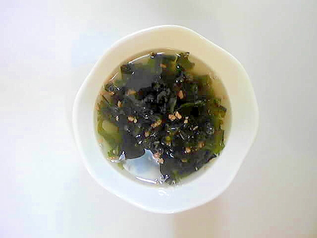 わかめと鮭フレークのスープ