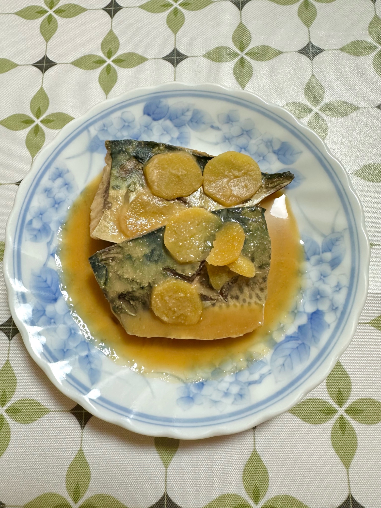 生姜たっぷり！サバの味噌煮