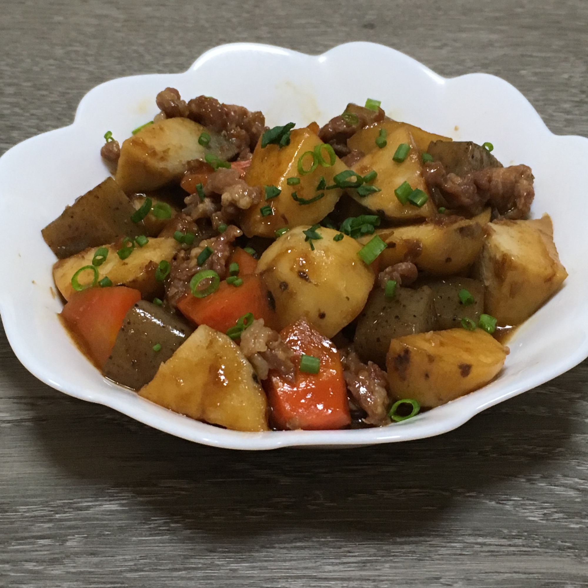 里芋とこんにゃくと豚こま肉の煮物♪