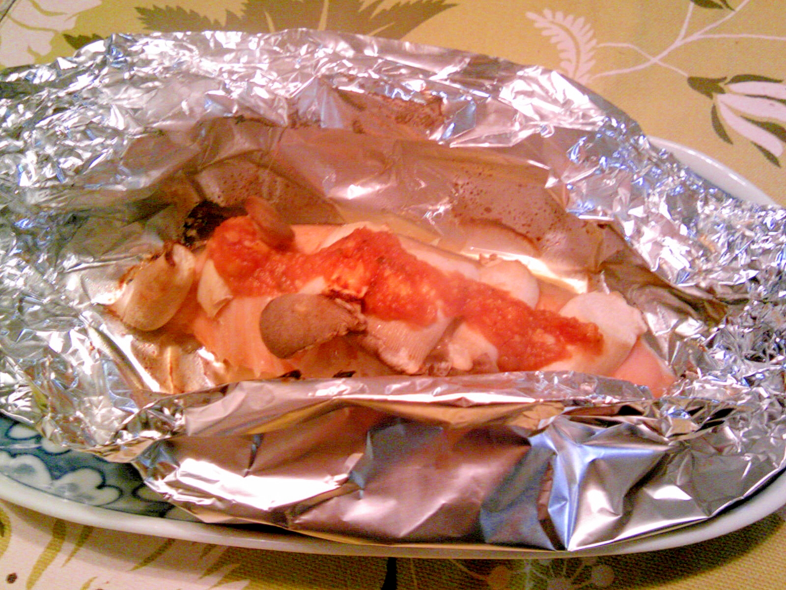 鮭・:エリンギ・玉葱の味噌マヨホイル焼き