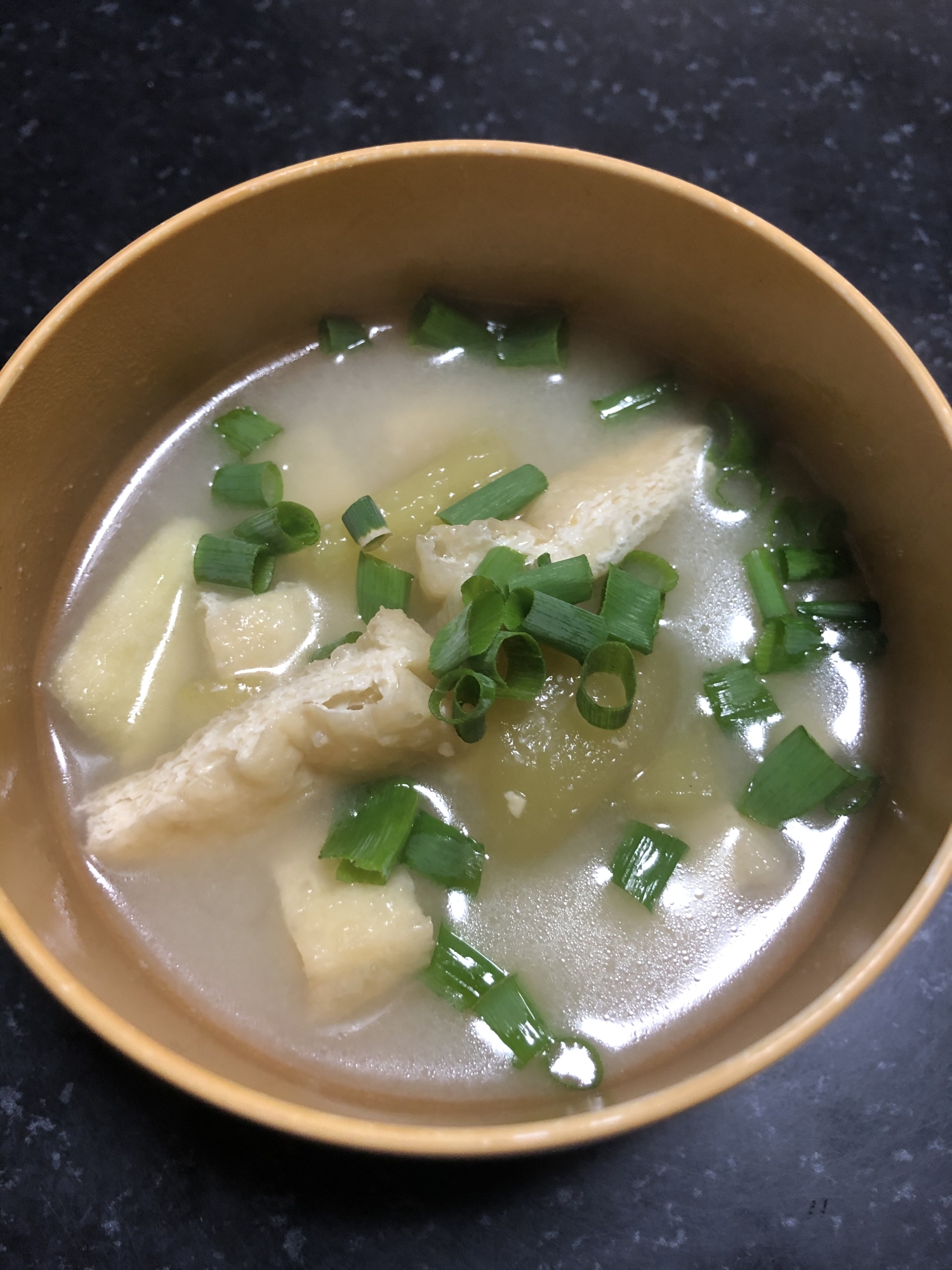 子供も食べやすい☆ナスの味噌汁