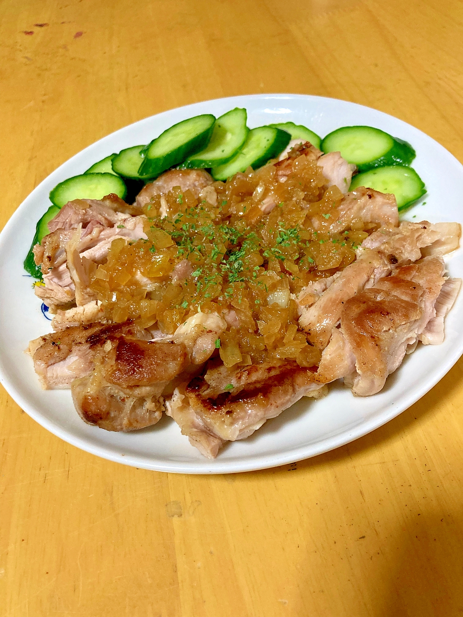 鶏もも肉のオニオンソース掛け