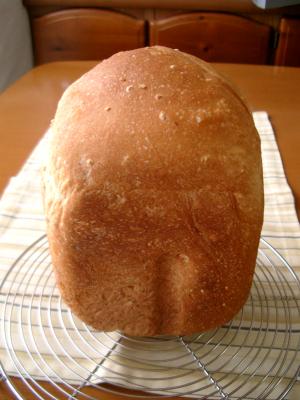 マイルドな白ごま食パン