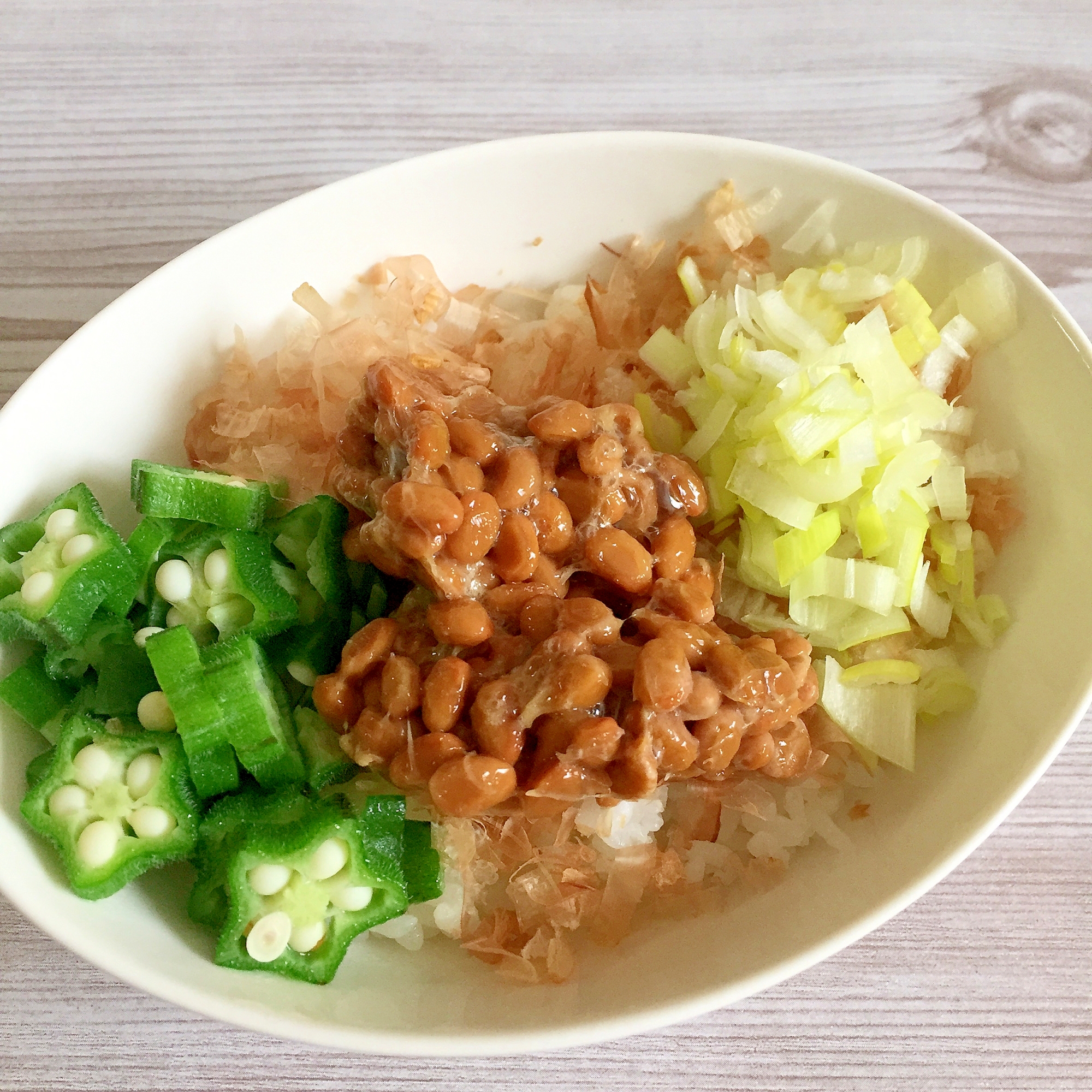 ネバネバ丼 おくら、納豆、ネギ、おかか ♪