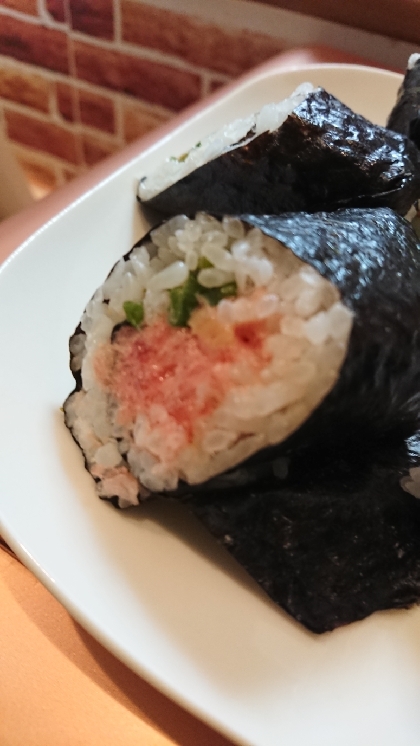 大葉とまぐろのたたきの細巻き寿司