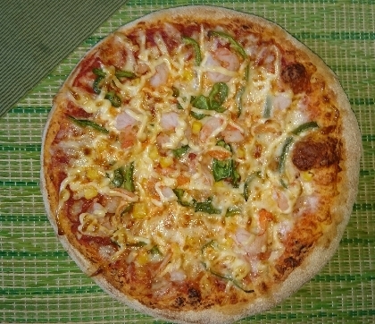 himuyankoちゃんo(^-^o)海老とトマトと菜の花の代わりに緑の野菜でピザ美味しかったです✨( ≧∀≦)ノリピにポチ✨いつもありがとうございます