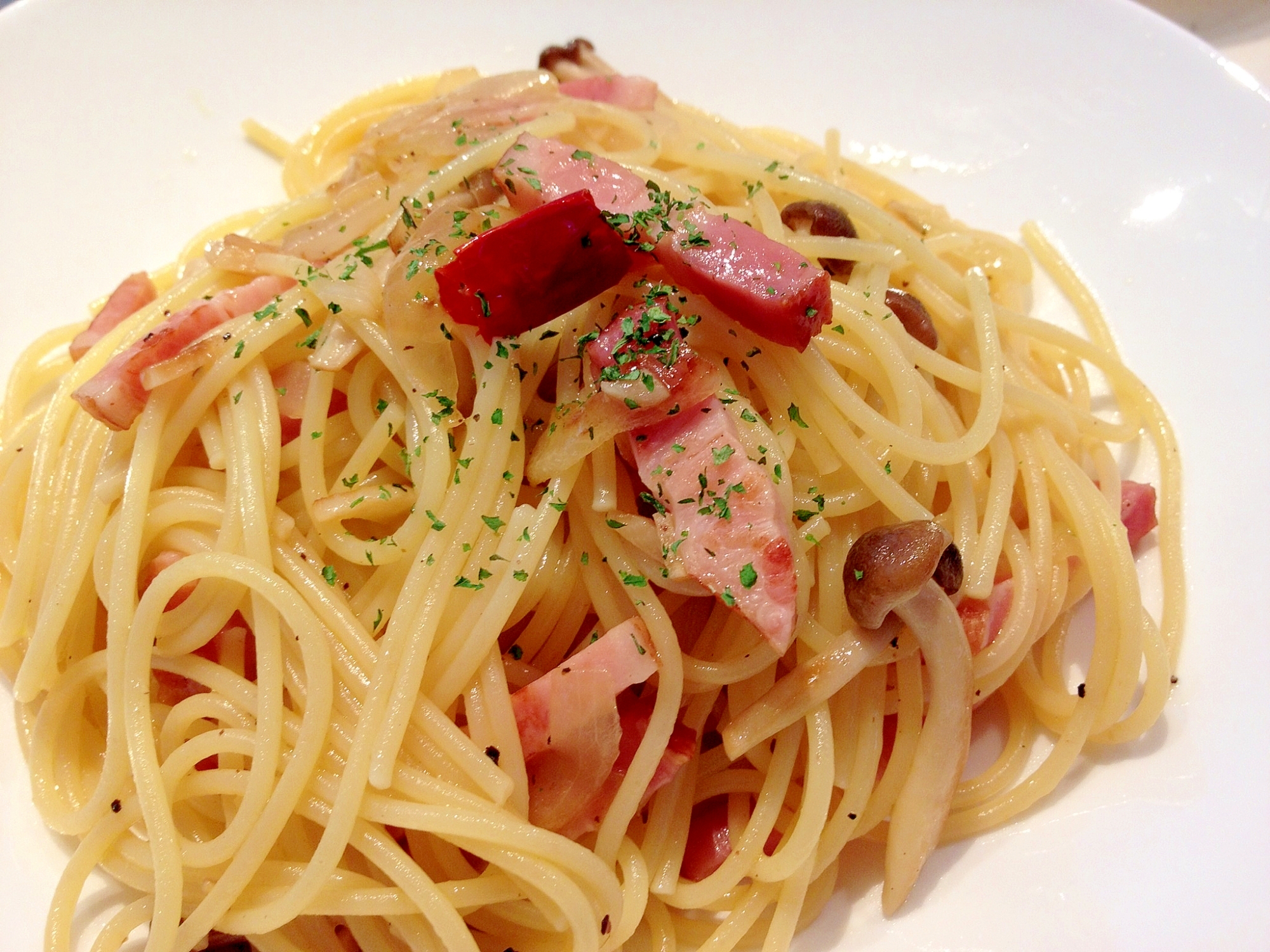 しめじとベーコンとタマネギの和風ガーリックパスタ レシピ 作り方 By johncompany 楽天レシピ