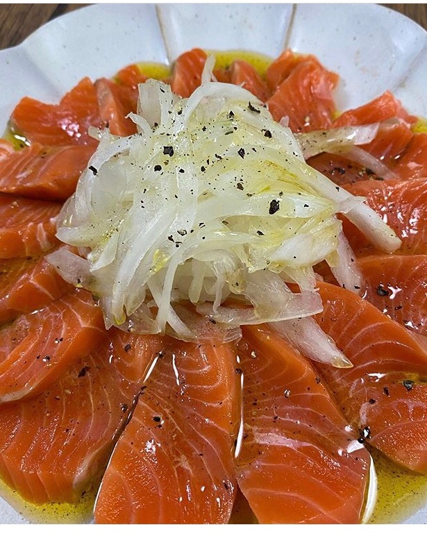サーモンと玉ねぎのカルパッチョ レシピ 作り方 By みぃご飯 楽天レシピ サーモンと玉ねぎのカルパッチョ レシピ 作り方 By みぃご飯 楽天レシピ