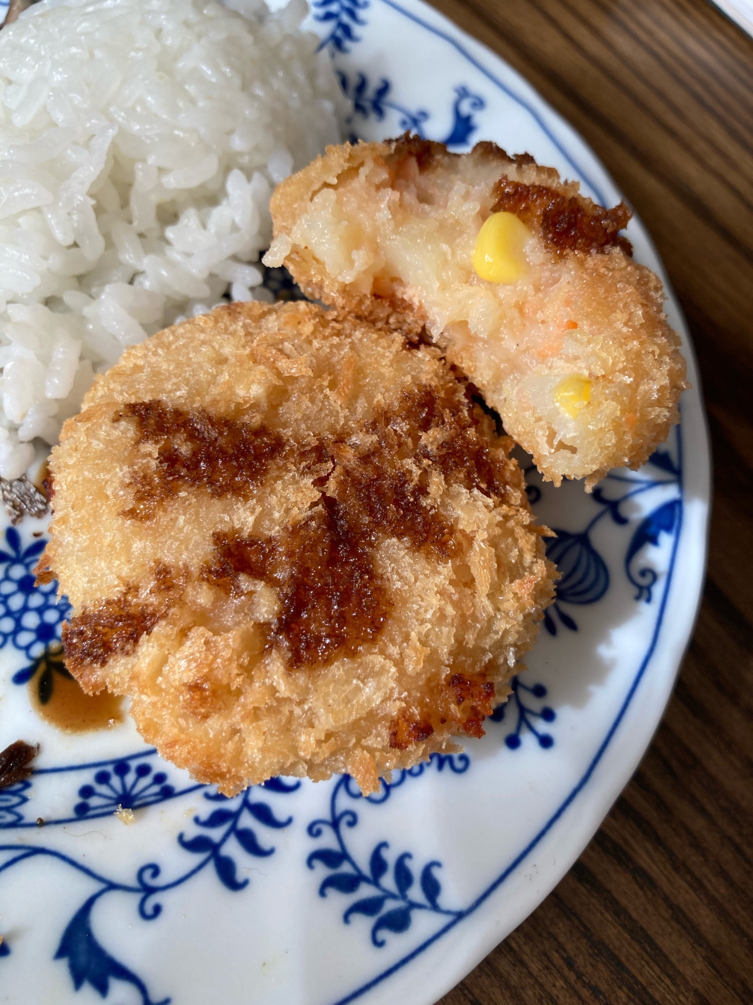 味噌バター風味でコクうま！！鮭コーンコロッケ