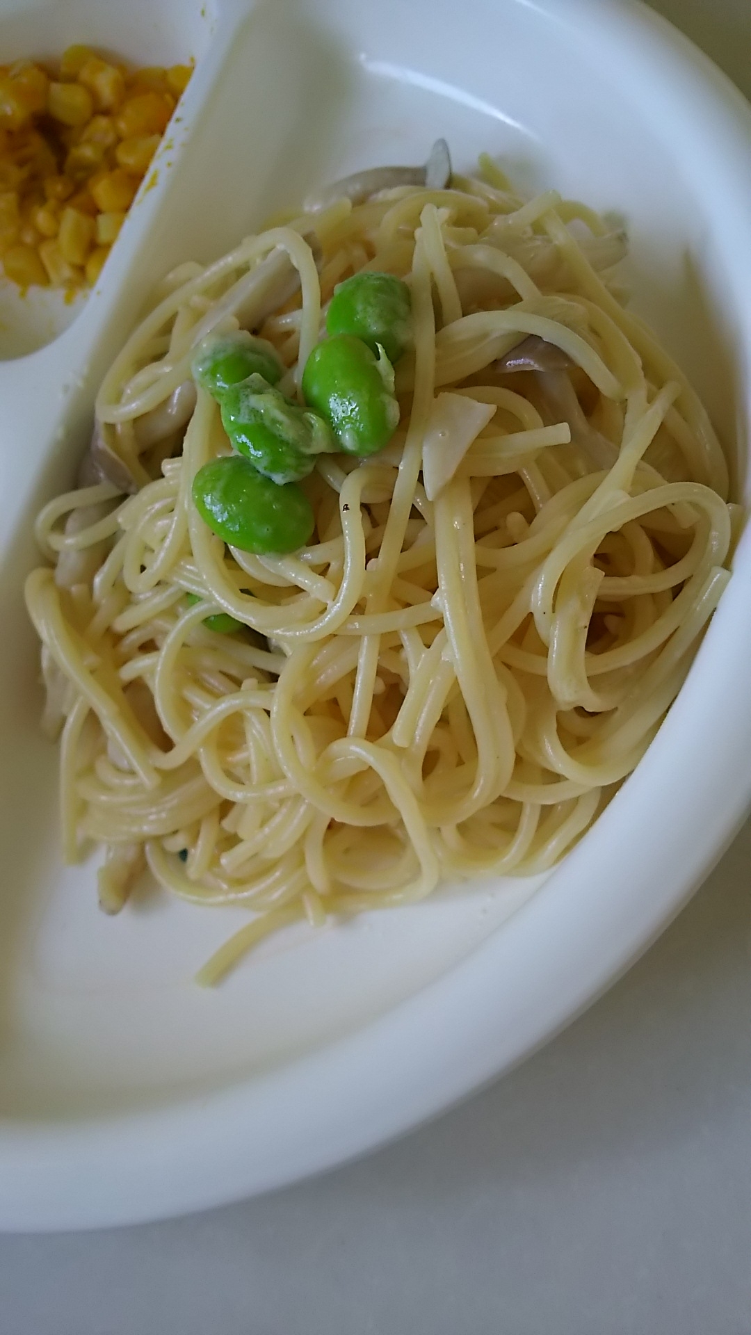 枝豆としめじのチーズクリーミーパスタ