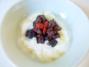 プルーンレーズンクコの実ヨーグルト レシピ 作り方 By ドキンちゃんmico 楽天レシピ