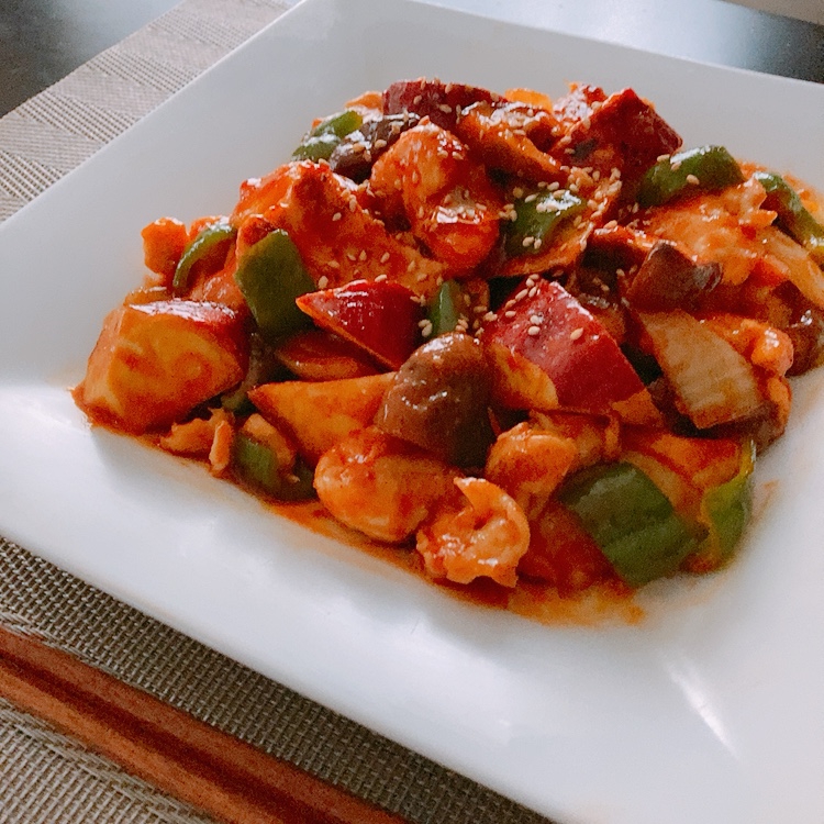 ゴロゴロさつまいもと野菜のヤンニョムチキン