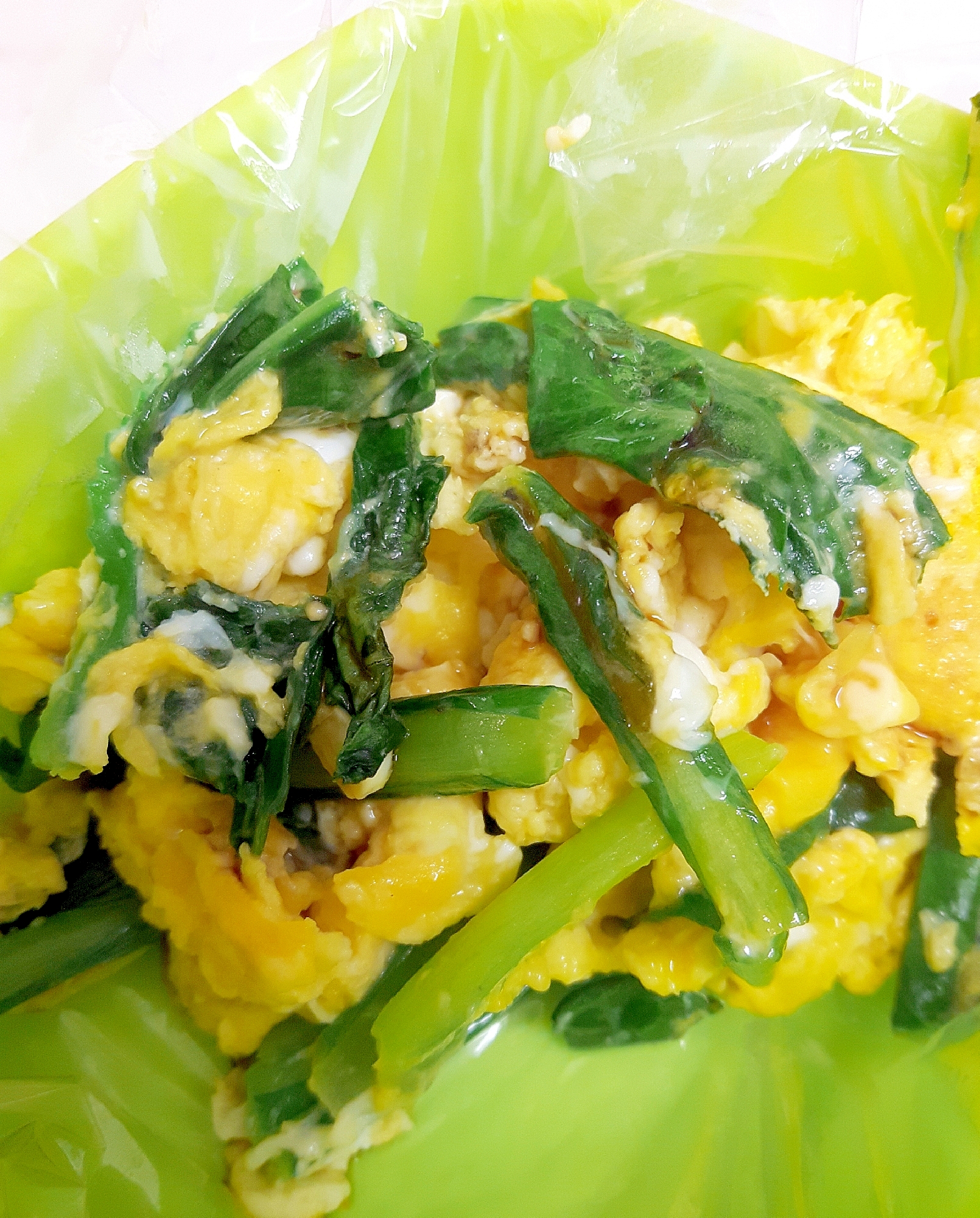 お弁当に!小松菜と卵のシンプル塩コショウ炒め♪