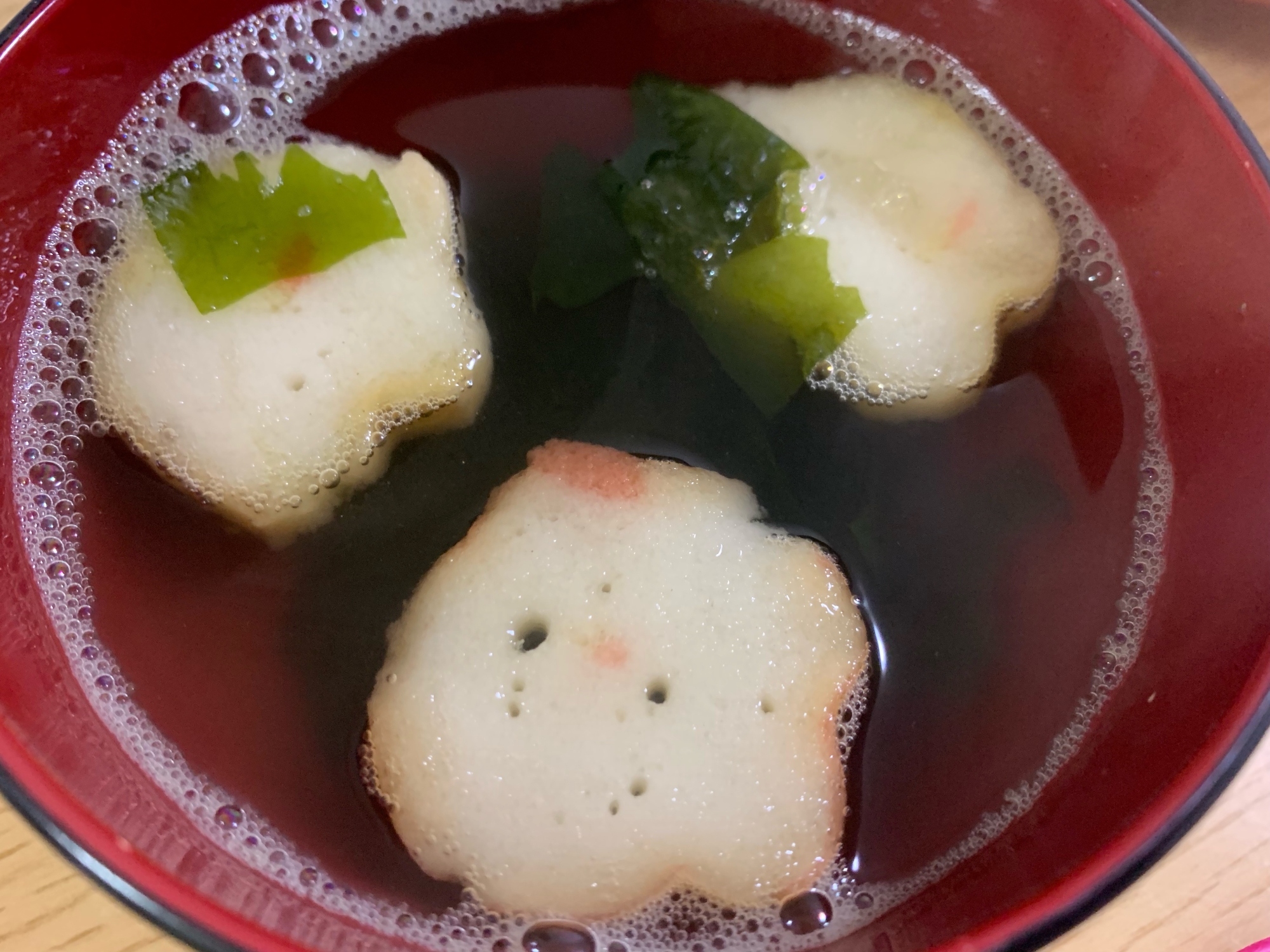 お麩とワカメのお吸い物