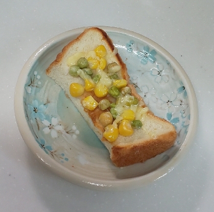 こんにちは✨お昼に、グリーンピースとバターコーンのトースト、彩りキレイでとてもおいしかったです☘️
素敵なレシピ、ありがとうございます(*ﾟー^)